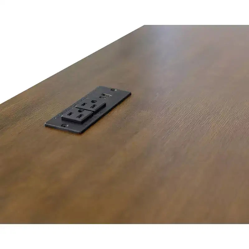 Scrivania angolare in legno con stazione di ricarica e porta USB