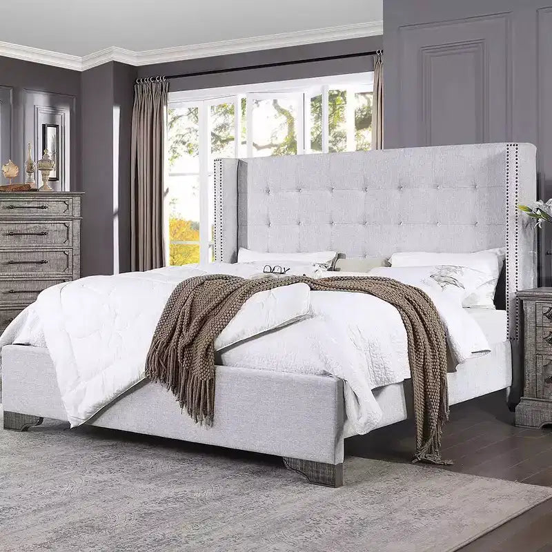 Letto a piattaforma King orientale con testiera imbottita trapuntata senza bottoni