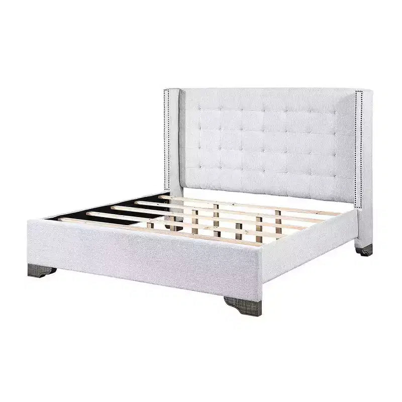 Letto a piattaforma King orientale con testiera imbottita trapuntata senza bottoni