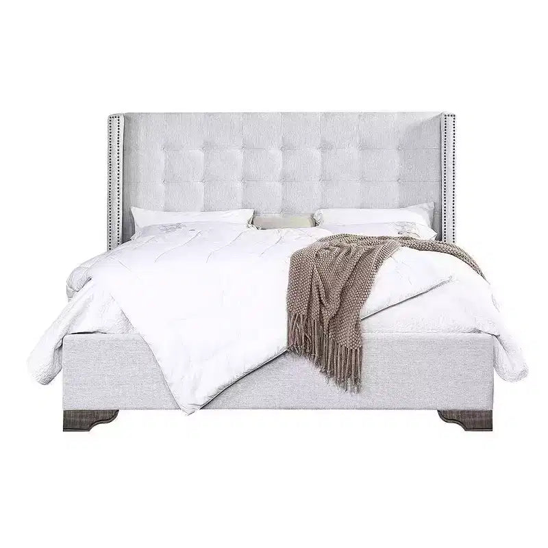 Letto a piattaforma King orientale con testiera imbottita trapuntata senza bottoni
