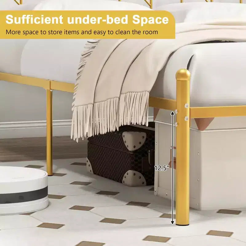 Struttura letto a piattaforma in metallo dorato con testiera vintage a forma di ramo
