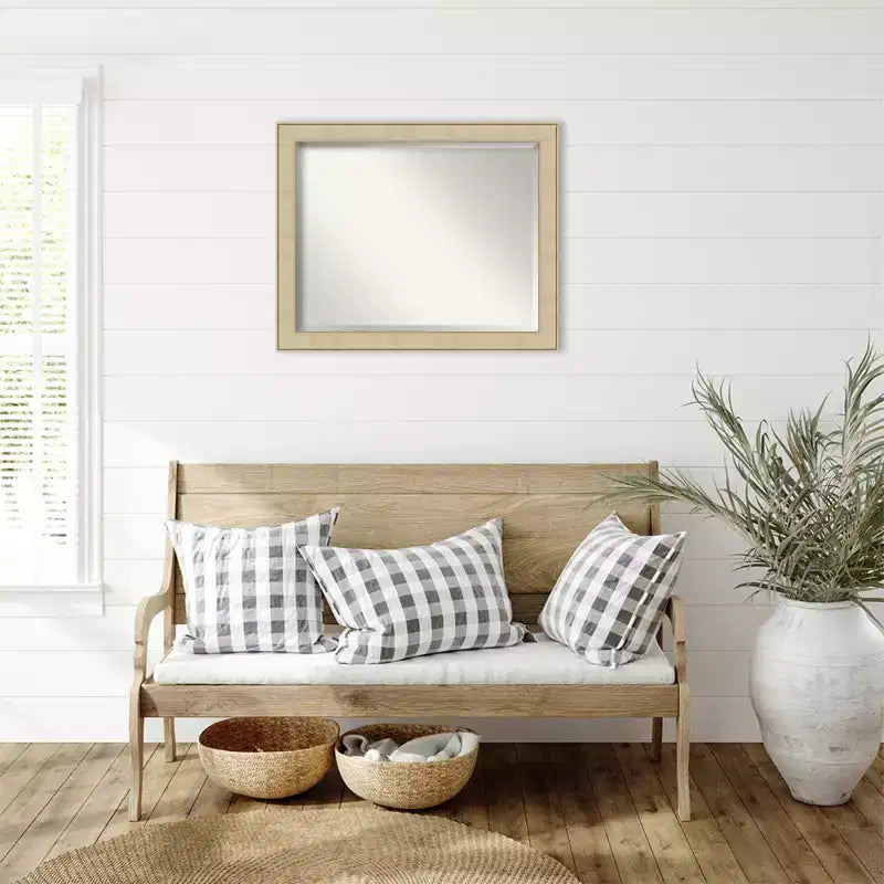Specchio da parete smussato 20" x 24" con cornice color argento miele