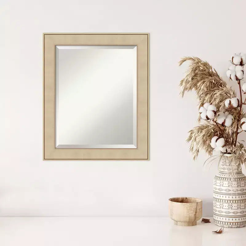 Specchio da parete smussato 20" x 24" con cornice color argento miele