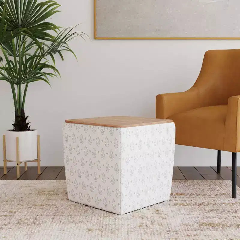 Pouf contenitore quadrato con ripiano liscio in legno